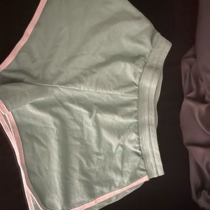 NO BOUNDARIES SHORTS